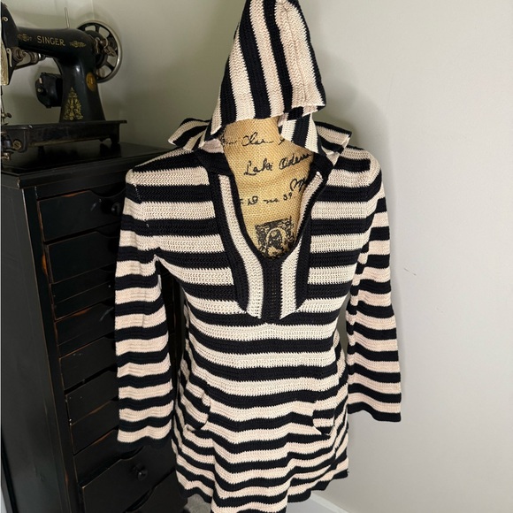 Trina Turk Black and Cream Knit Top - Picture 2 of 8